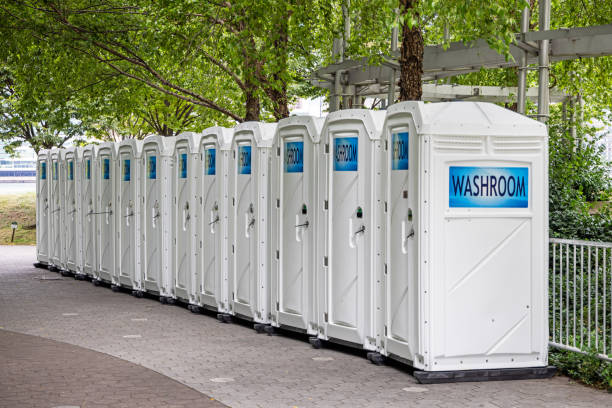 Best Luxury portable toilet rental  in Moreland Hills, OH